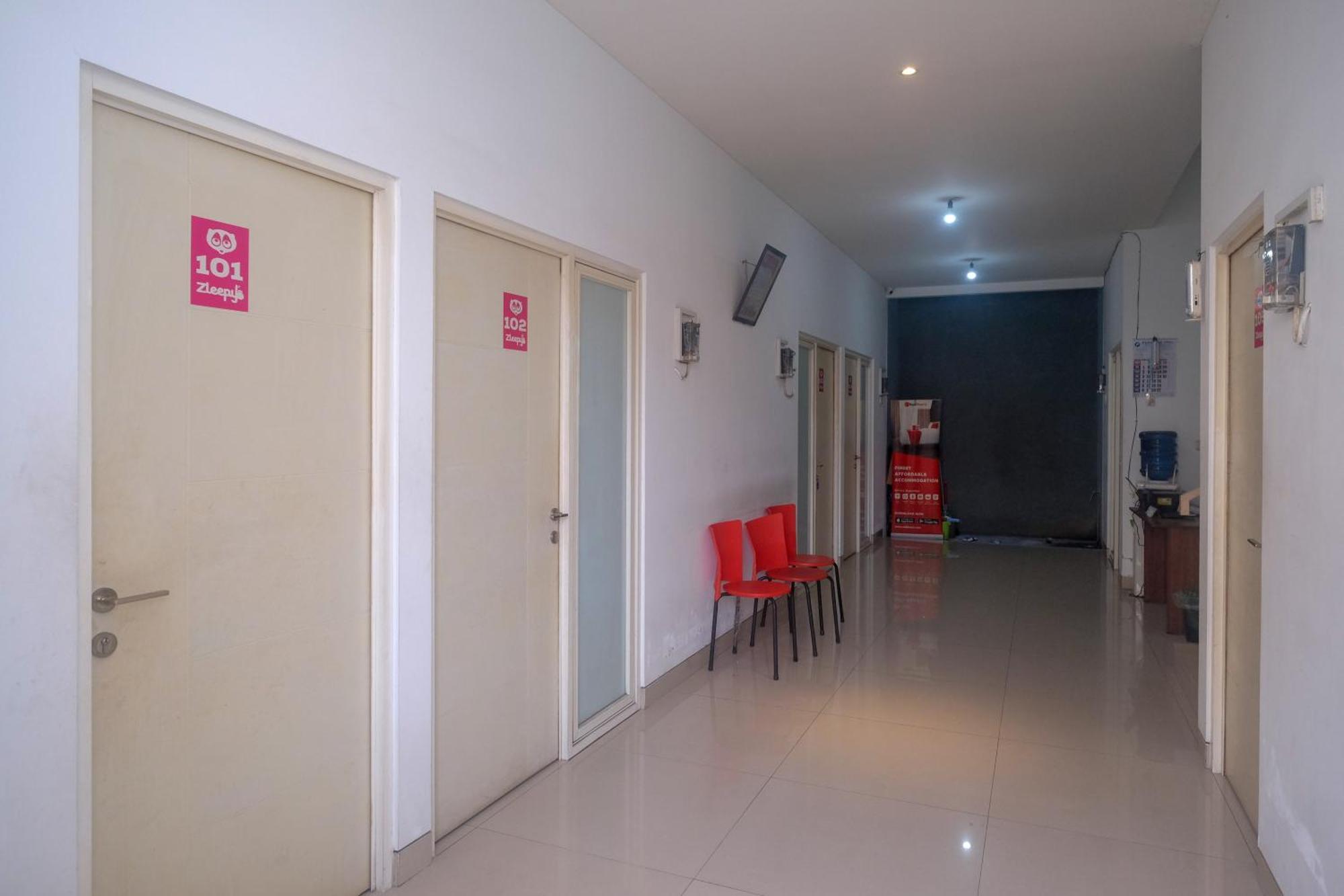 Reddoorz Syariah Near Simpang Lima Semarang Hotel Jomblang Buitenkant foto