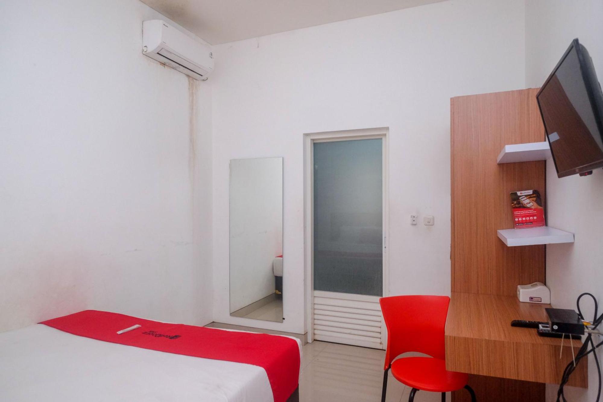 Reddoorz Syariah Near Simpang Lima Semarang Hotel Jomblang Buitenkant foto